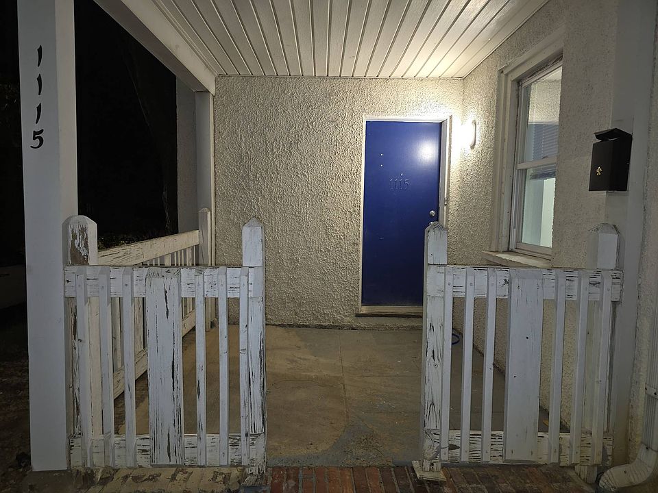 front porch/entrance