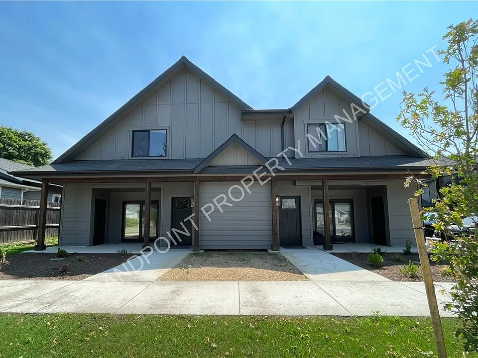 320 Aviator Way #320