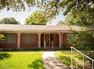 1206 Miller St, Bowie, TX 76230