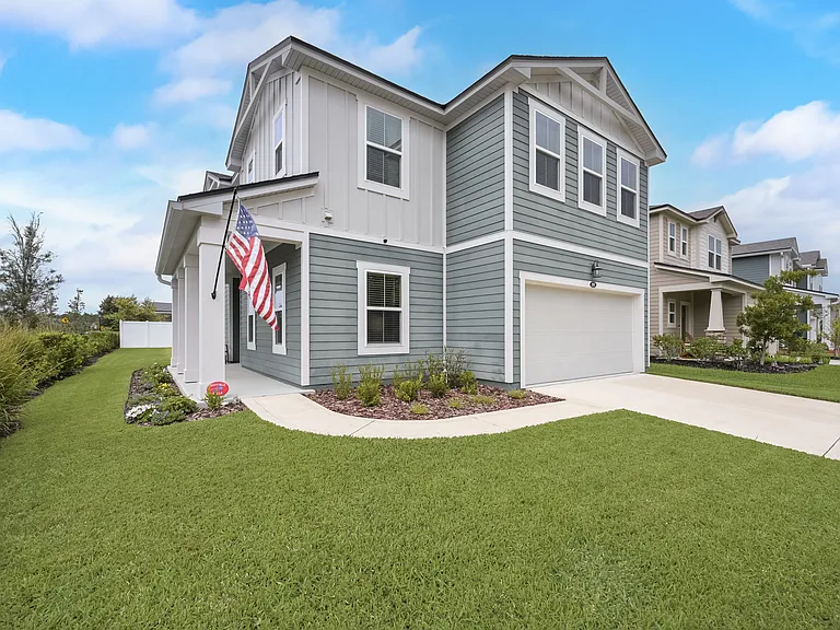 155 Chandler Dr — Photo 2