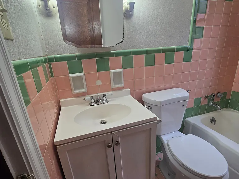 Boudinot Apartments — Photo 24