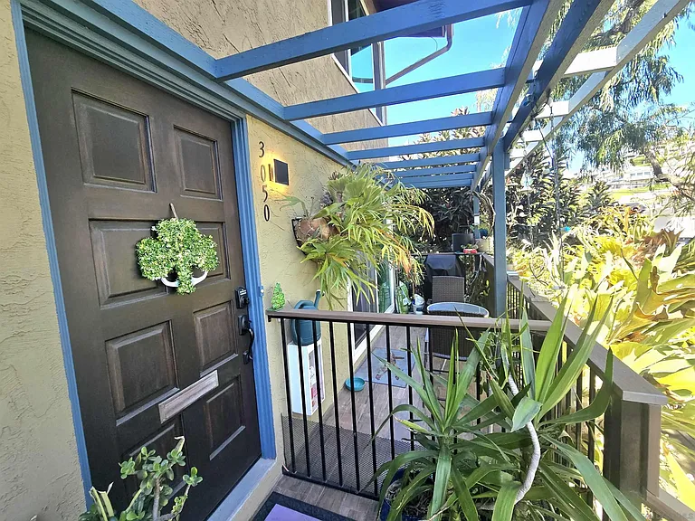 3050 Macaulay St — Photo 2