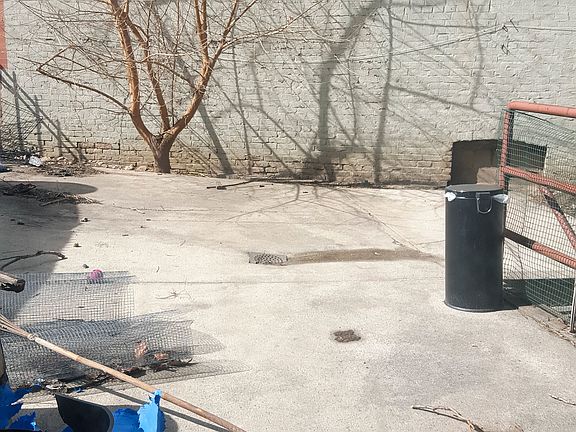 5th image of 742 Washington Ave APT 1L