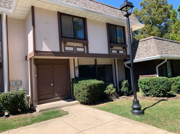 5573 Court F, Hanover Park, IL 60133