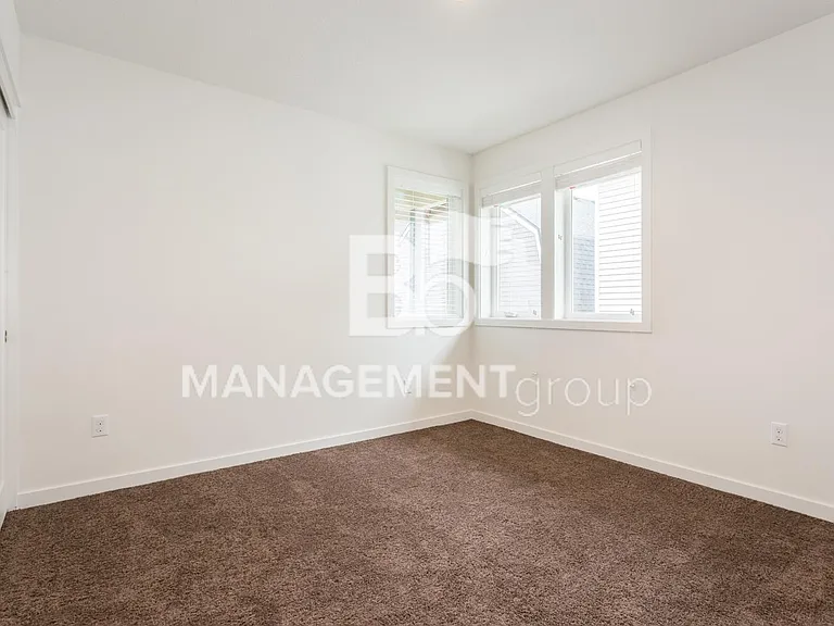 4038 NE Garfield Ave — Photo 12