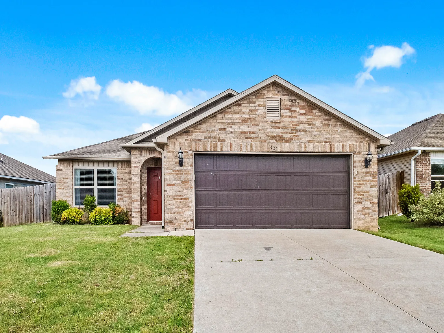 3 bed, 1426 sqft, $2,150 — Photo 1