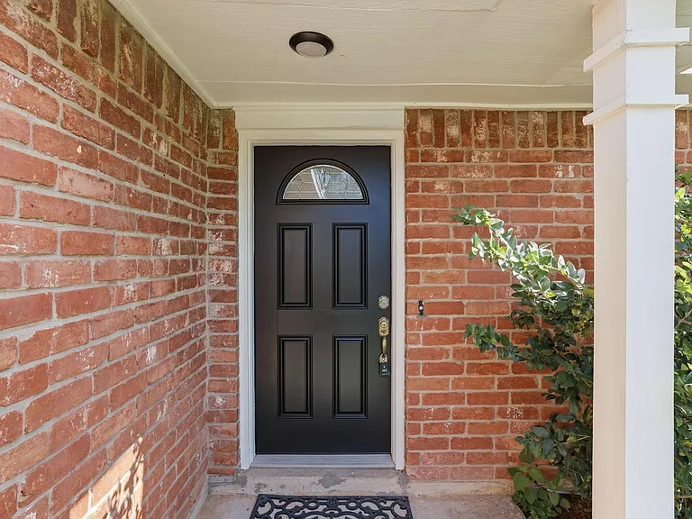 14230 Montaigne Dr — Photo 2