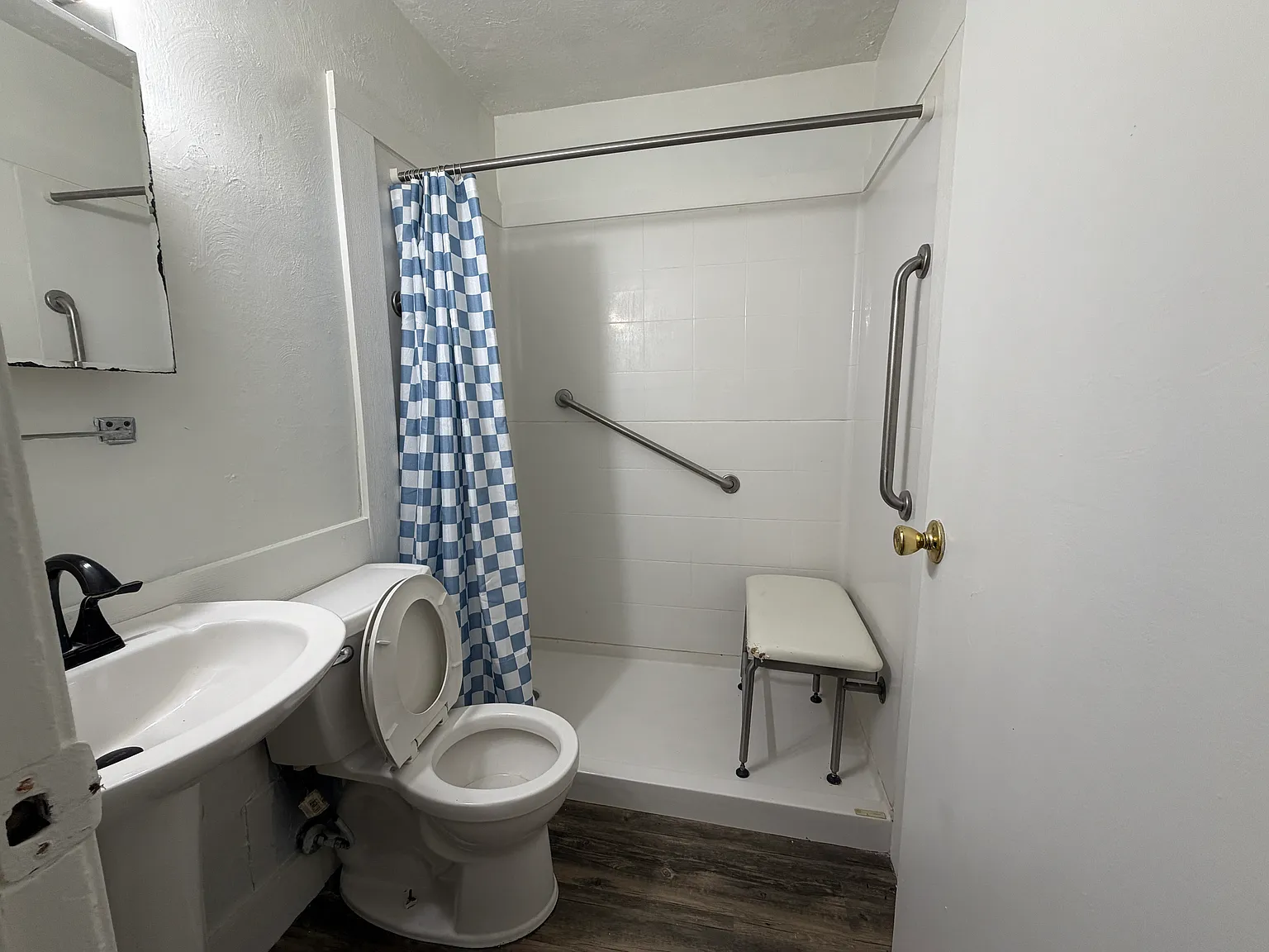 2 bed, $1,250 — Photo 2
