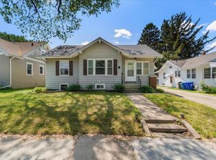 2017 W 3rd St, Waterloo, IA 50701