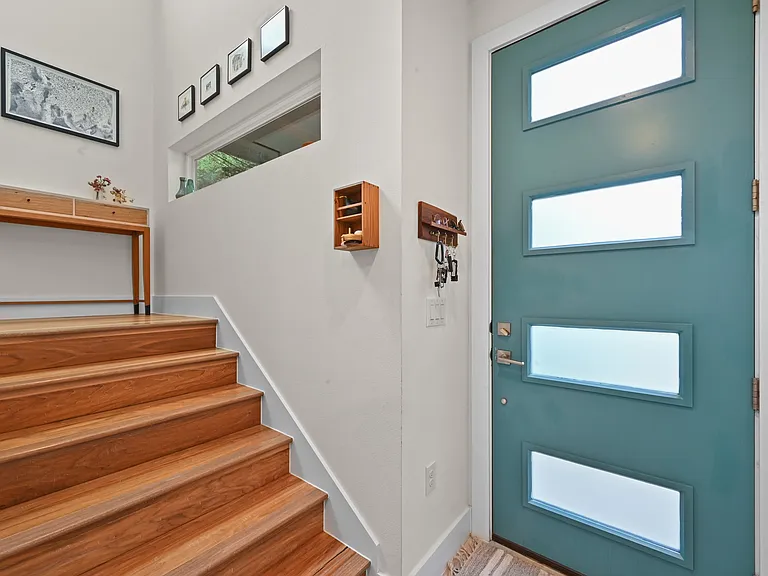 1307 Delano St #1 — Photo 7