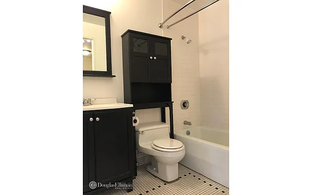Rented by Douglas Elliman | media 23