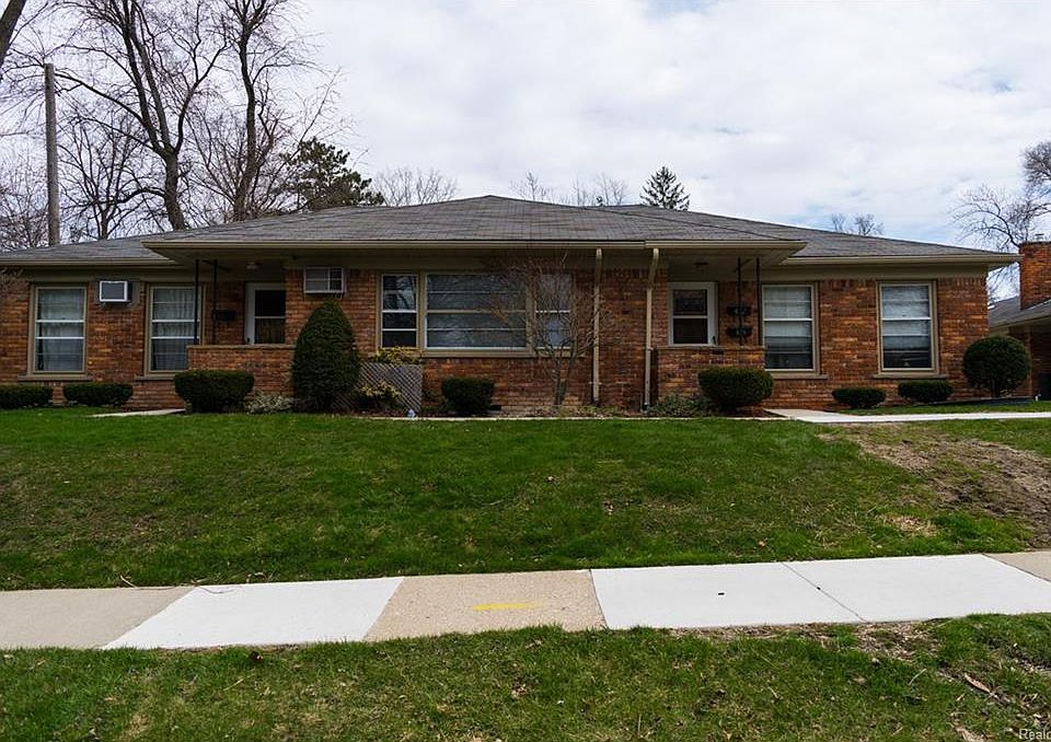 1st image of 424 La Plaza Ct