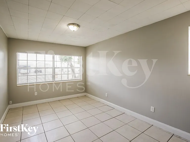 7171 SW 10th Ct — Photo 16