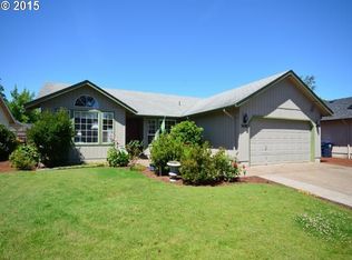 5688 D St, Springfield, OR 97478