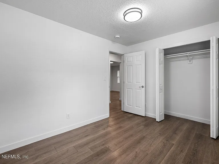 231 E 16th St #1 — Photo 15