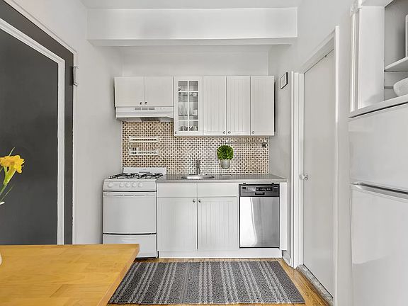 5th image of 238-240 E 30th St #5R