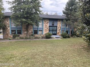 2704 Shropshire Blvd, Powell, TN 37849