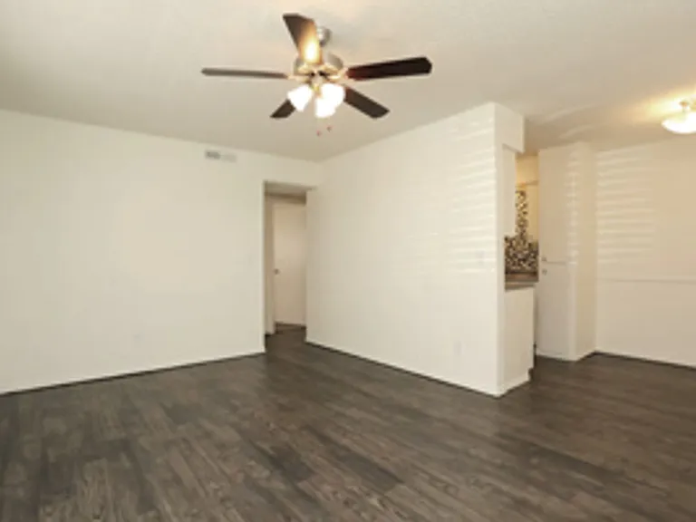 1304 Wylie Rd — Photo 6