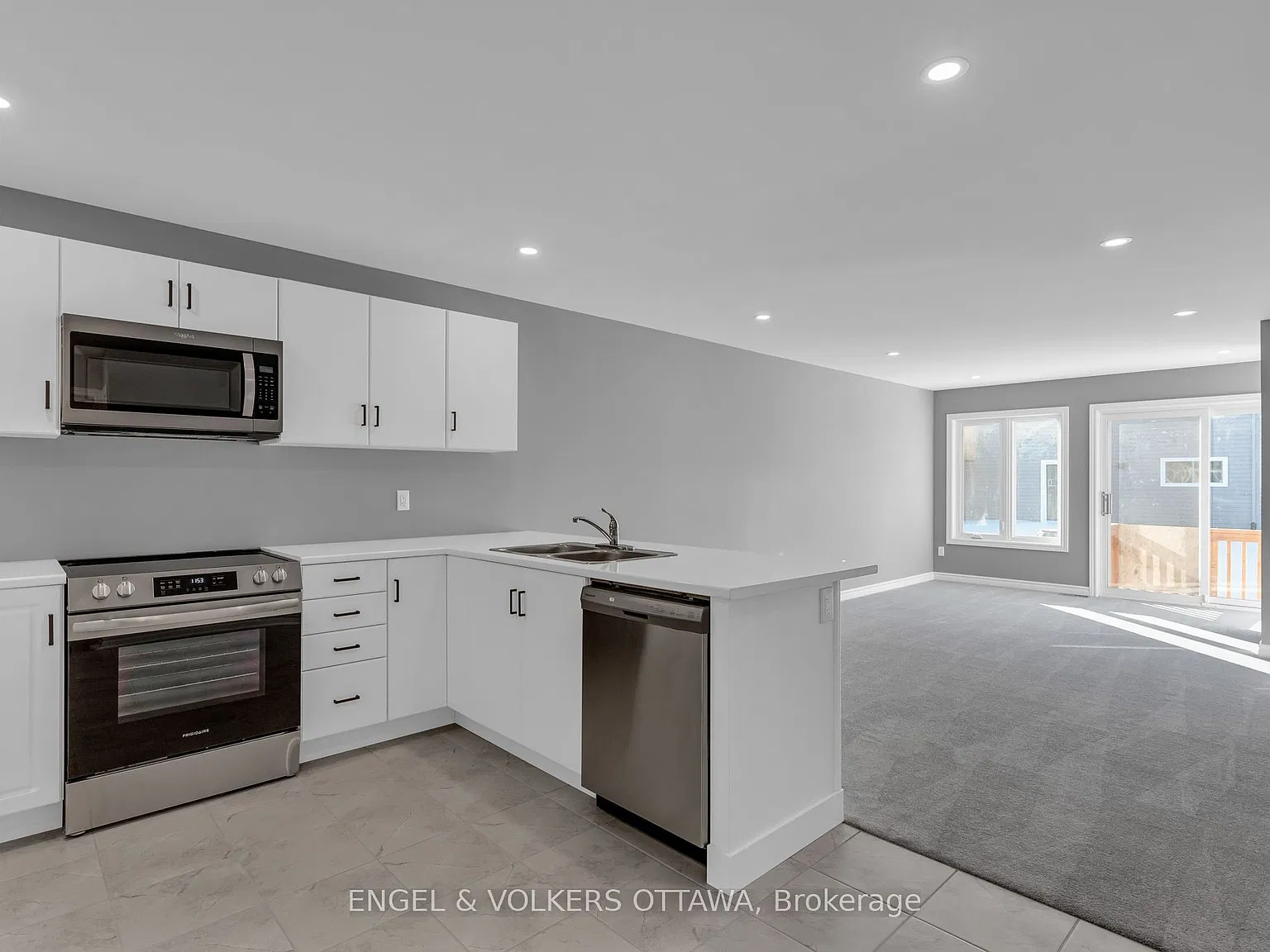 3 bed, $2,400 — Photo 3