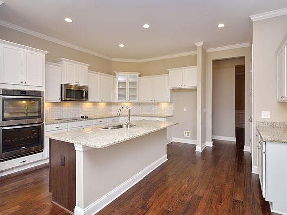 4th image of 3090 Oxford Dr #340-lot 340