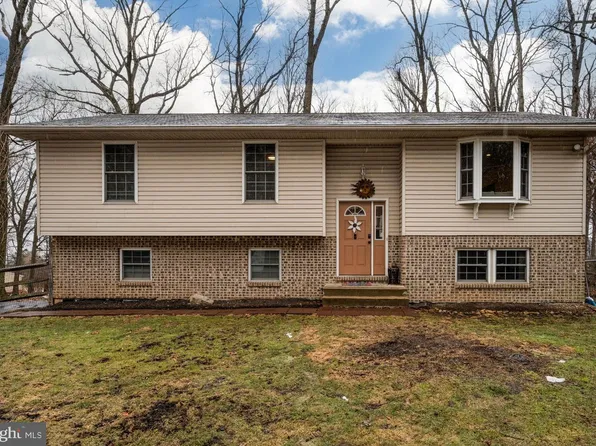 107 Greenwood Dr, Temple, PA 19560