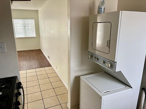 3rd image of 14503 S Denker Ave