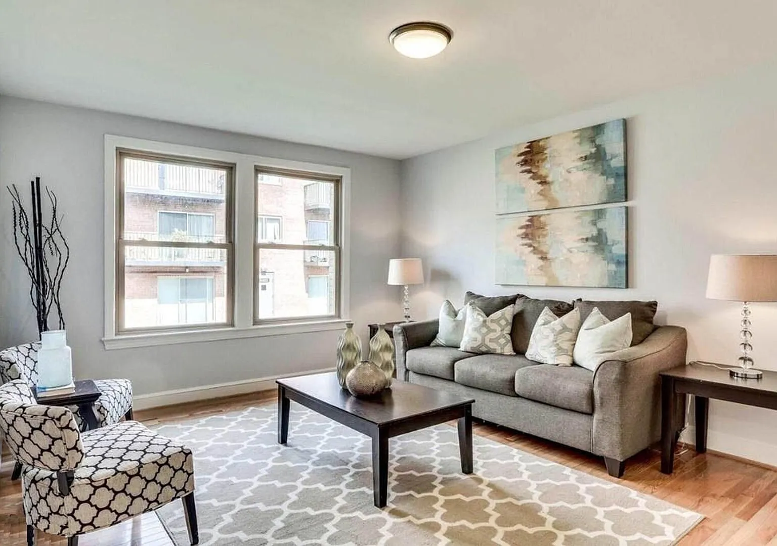 Sunny Fort Totten 1 Bedroom! Pets allowed — Photo 1