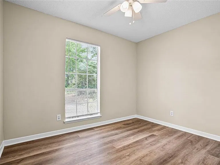 5417 Quail Run E — Photo 14