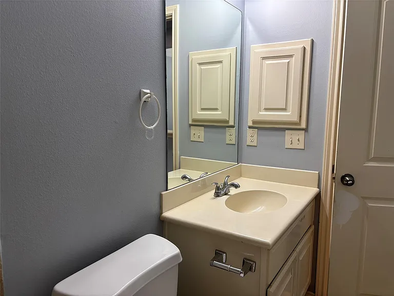 10902 Brighton Gardens Dr — Photo 25