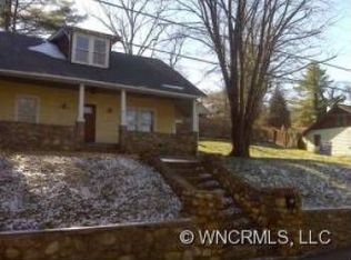 81 Maple St, Canton, NC 28716