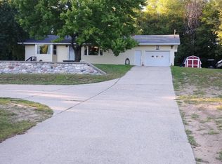 2300 W Duck Lake Rd, Whitehall, MI 49461