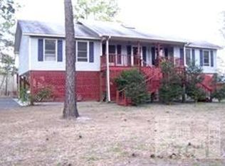 1379 Riverbend Dr, Burgaw, NC 28425