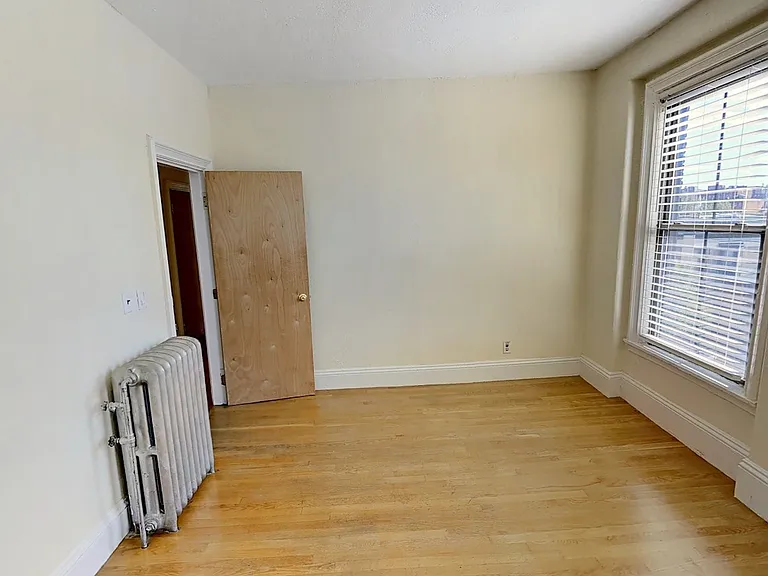 86 Hammond St #4 — Photo 8