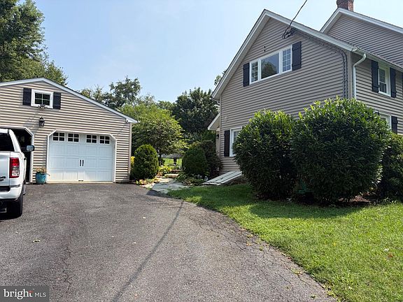4th image of 2802 Pocock Rd