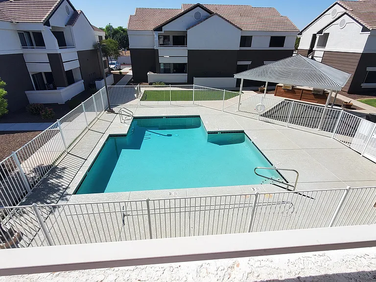 36 E Vaughn Ave — Photo 31