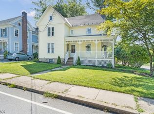 31 Academy St, Califon, NJ 07830