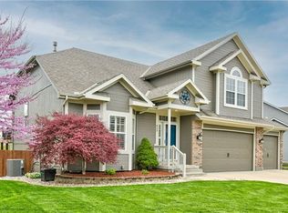 825 SW 33rd St, Lees Summit, MO 64082