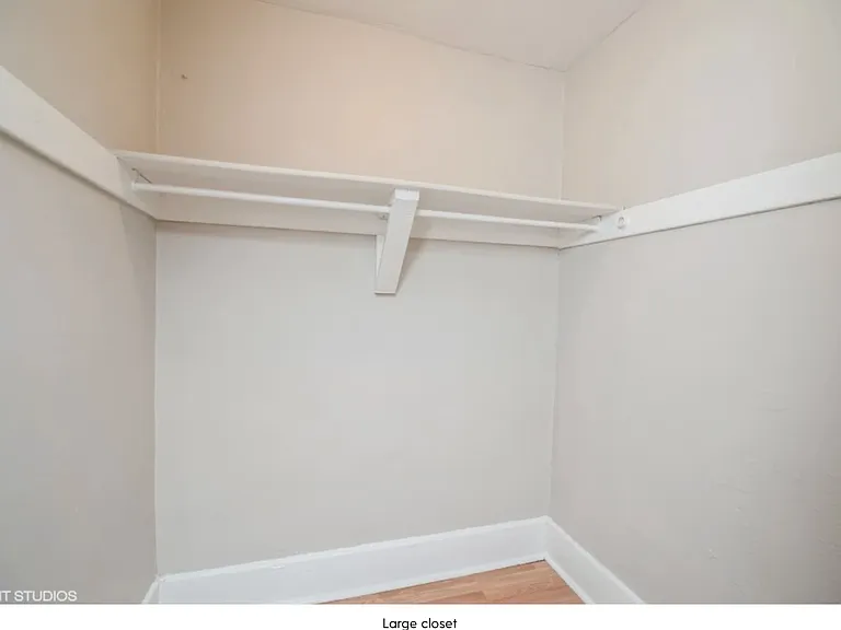 1170 N Logan — Photo 13