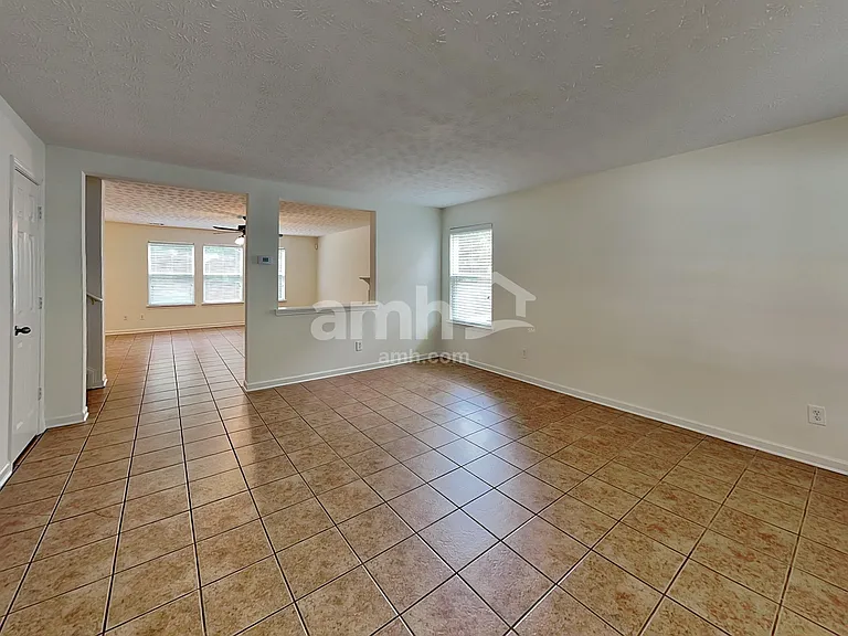 2641 Farmstead Ct — Photo 7