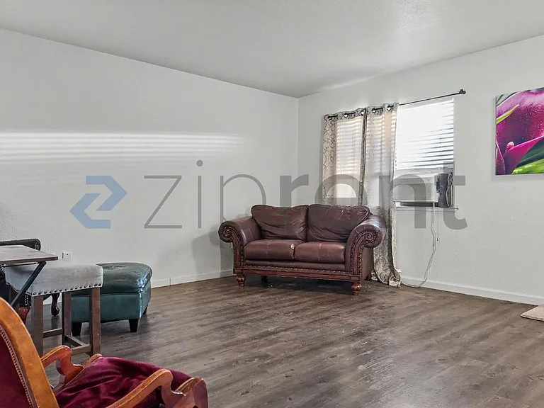 203 Lualan Ln #L-D — Photo 2