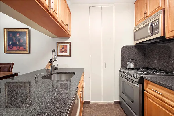 Sold by Douglas Elliman | media 14