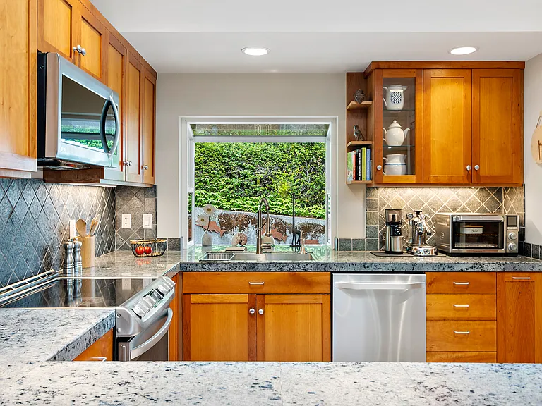 6688 Latyson Ln NE — Photo 6
