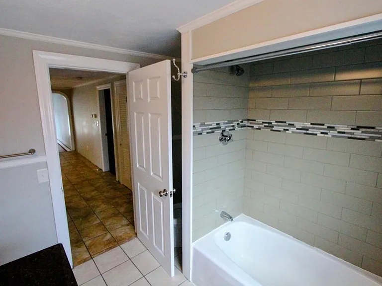 31 Foster St — Photo 16