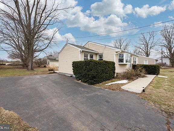 4th image of 162 N Reed Rd