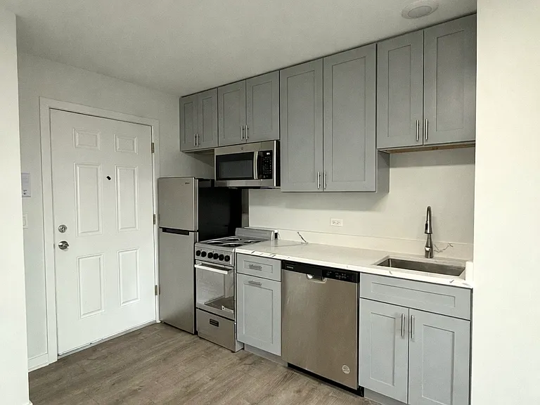 5366 S Laramie Ave #105 — Photo 13
