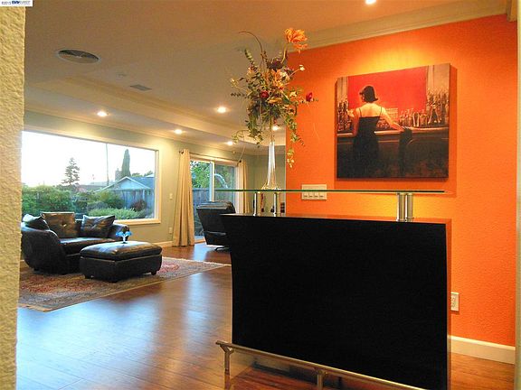 4th image of 8011 Hansom Dr
