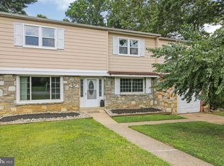 157 Shelly Ln, Philadelphia, PA 19115