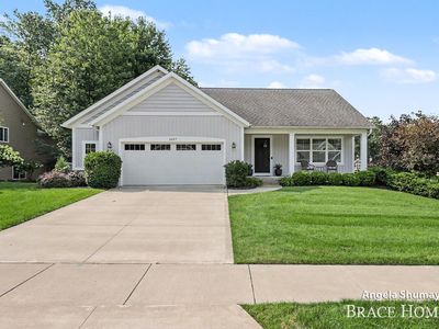 2637 Stockwood Dr NE, Grand Rapids, MI, 49505