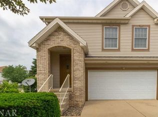 46 Rounds Rd, Bloomington, IL 61704