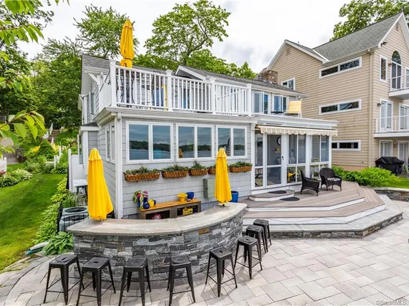 61 Meeks Point Rd, East Hampton, CT 06424